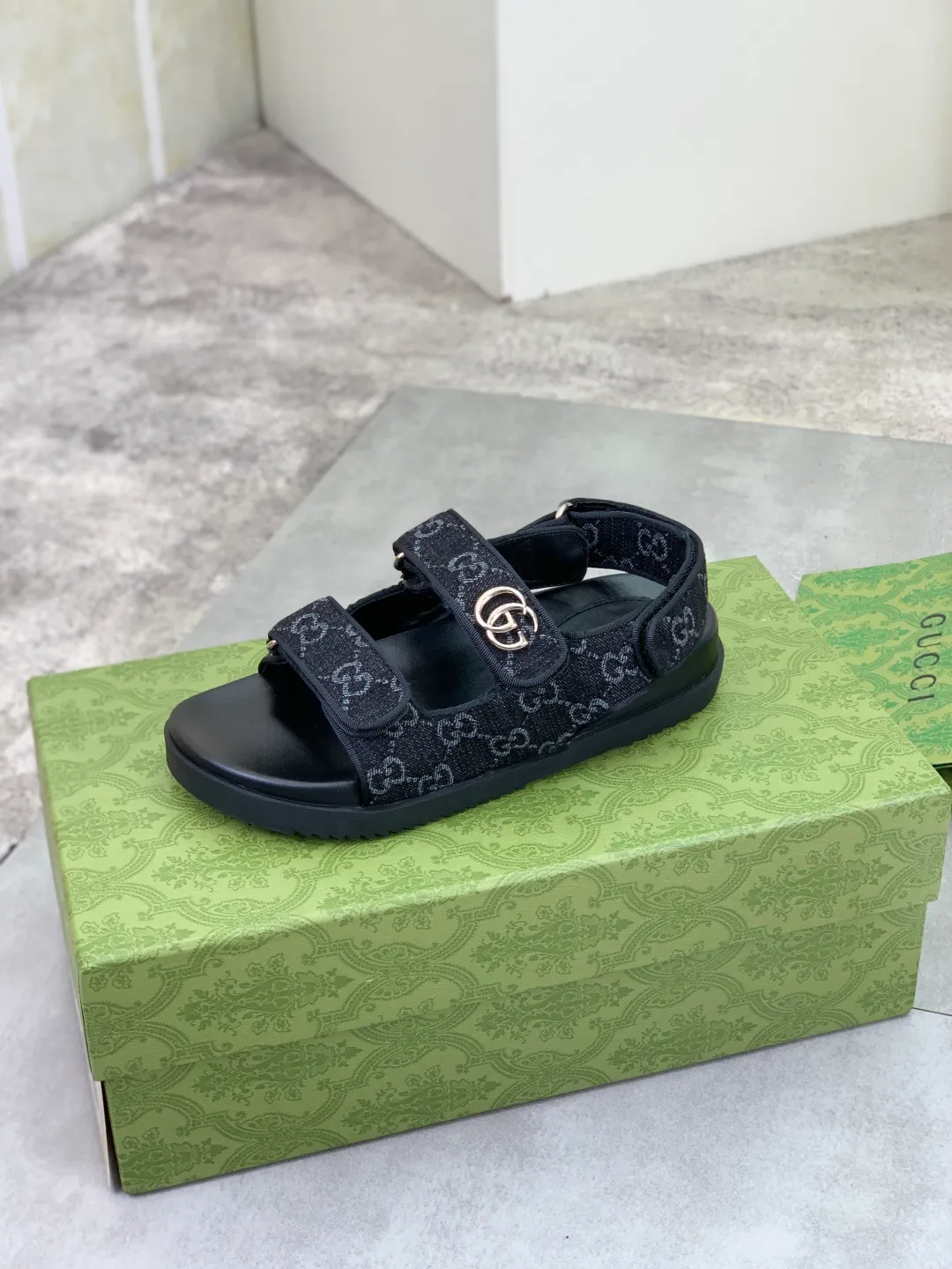 Men's Men's Shoes 💰P460💰【New Style】High Version 🎁🎁🎁 GUCCI New Year of the Snake casual slippers, original official website, perfect workmanship, transmitting a kind of noble luxury, sublimating its definition of luxury in Gucci's high-end extraordinary craftsmanship. Original Gucci double G combination outsole, code number: 35-45, complete package